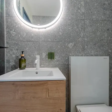 2 Design-studios Im Zentrum By Vacations أروسا